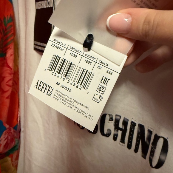 Moschino Unisex White T-Shirt NWT - Picture 6 of 6